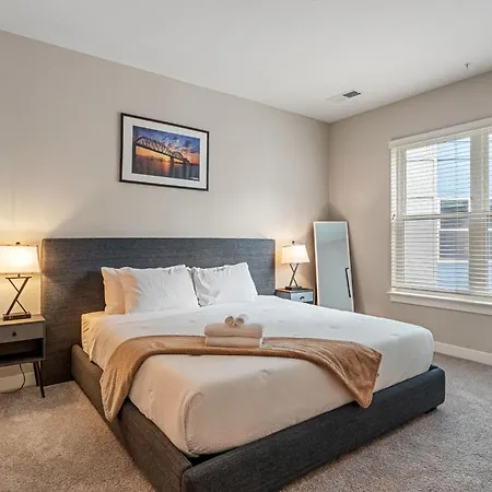 Cozysuites - Penrose On Mass With Pool And Parking #12